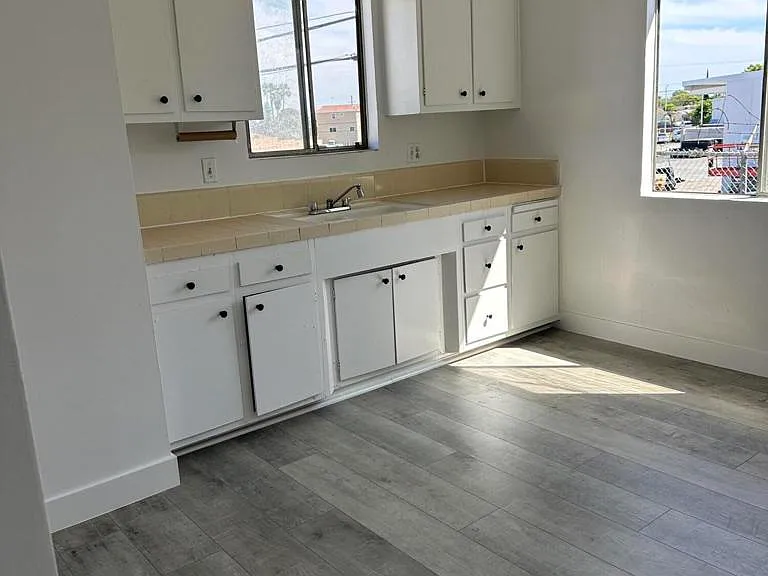 1650 W 209th St #6 — Photo 1