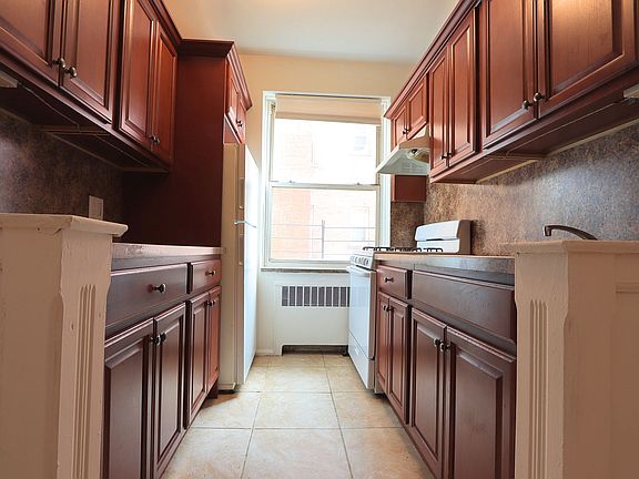3rd image of 2566 Ocean Ave APT D1