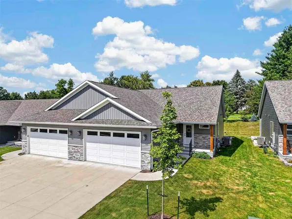 921 Prairie View Dr, West Branch, IA 52358