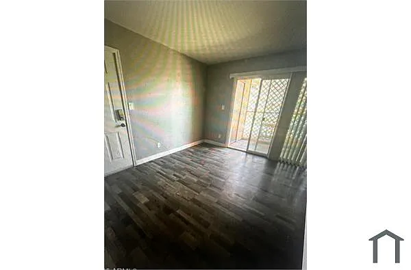 Building Photo - 2121 W Royal Palm Rd #1014