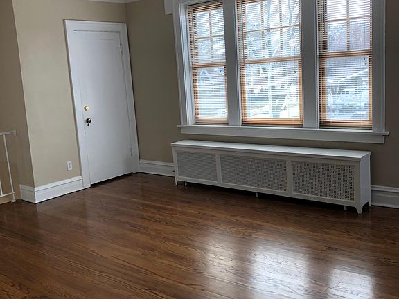 2nd image of 3975 Wilmington Ave