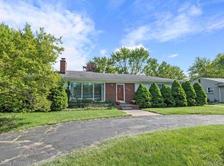 31721 W Thirteen Mile Rd, Farmington Hills, MI 48334