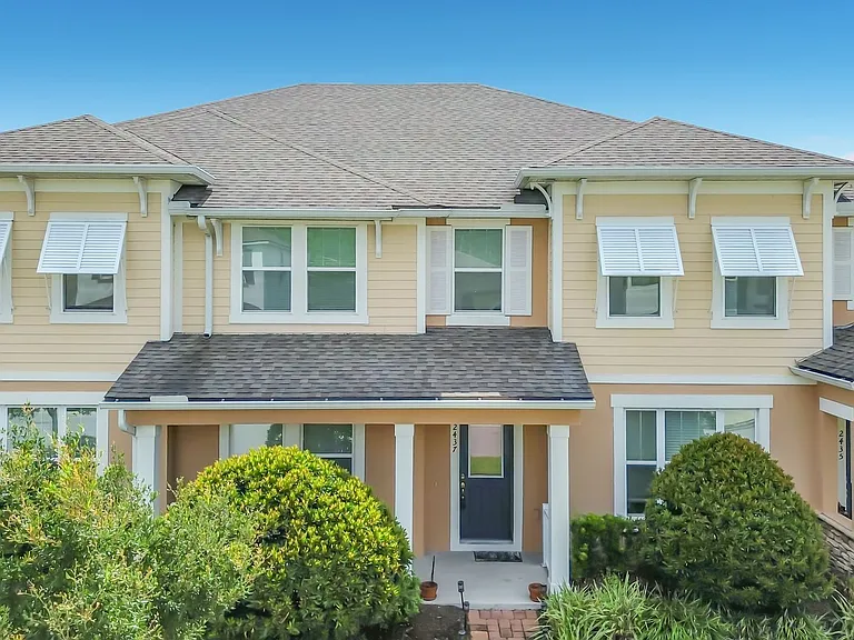 2437 Varenna Loop — Photo 4