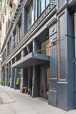 Rented by AVENUE 8 INC | media 9