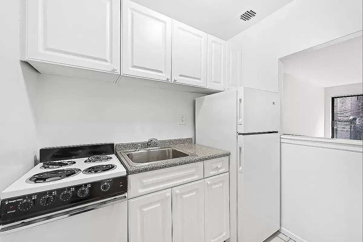 221 East 82nd Street — Photo 3