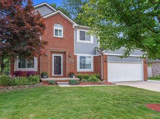 34252 Cherry Hill Ln, Chesterfield, MI 48047