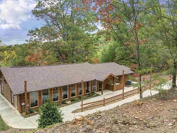 2nd image of 1163 Pine Mountain Rd