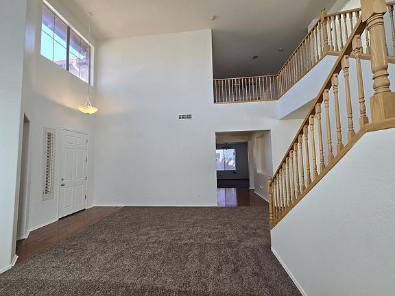 2nd image of 1705 E Nightingale Ln