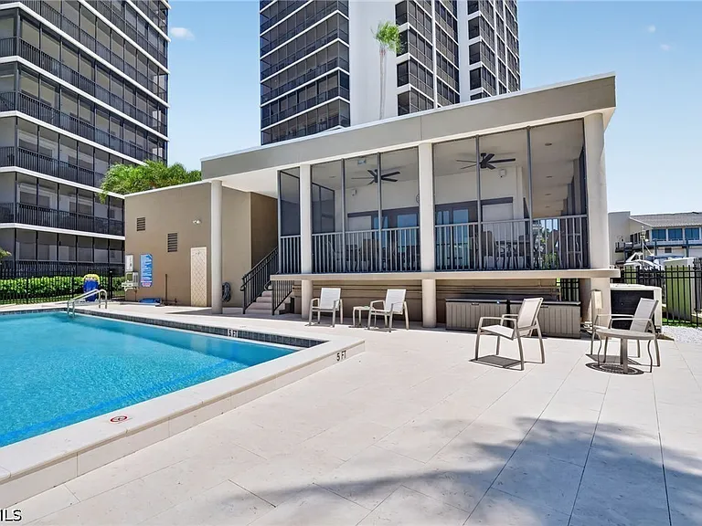 1900 Virginia Ave #802 — Photo 32
