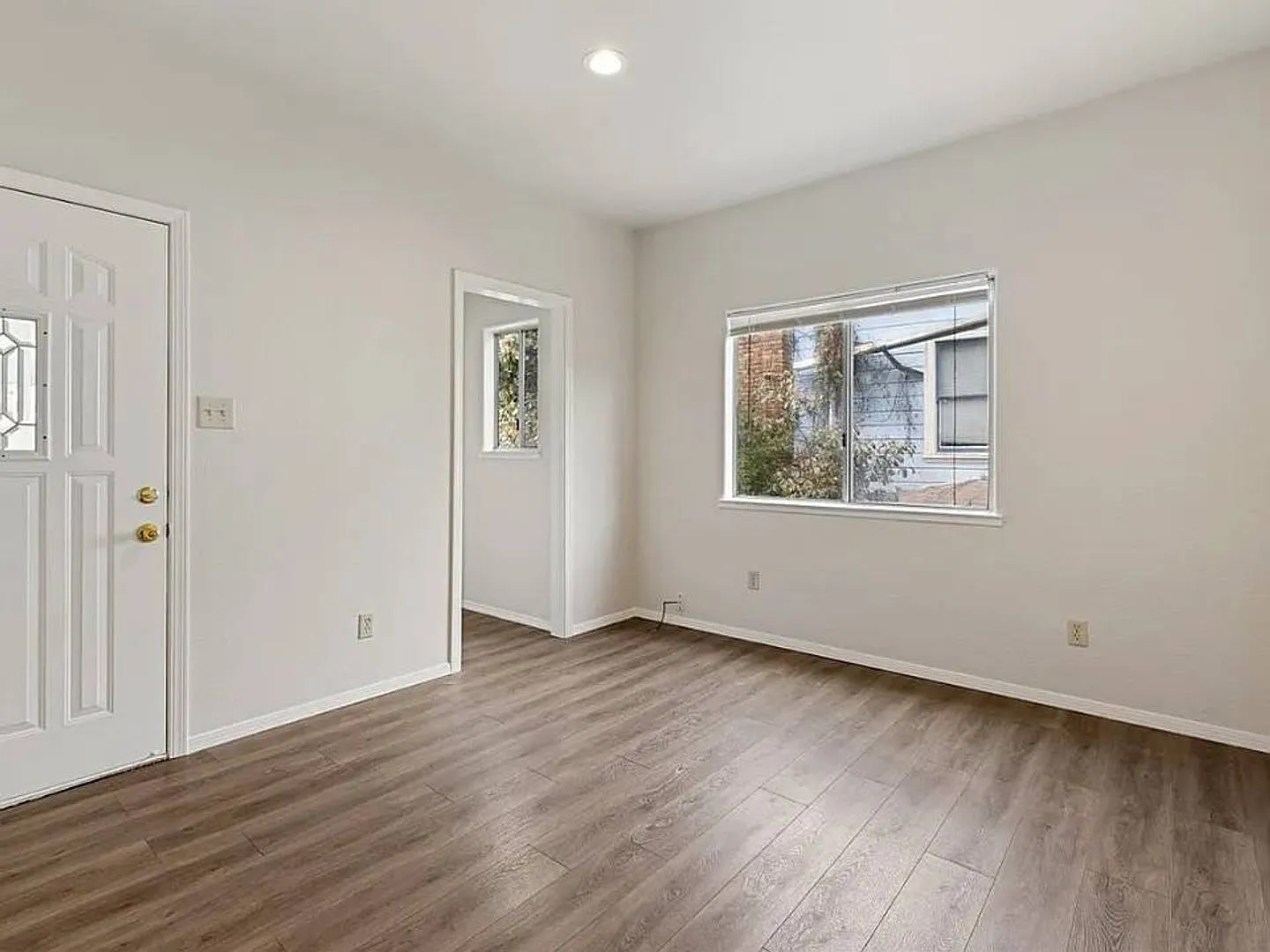 1619 Fairview Street — Photo 3