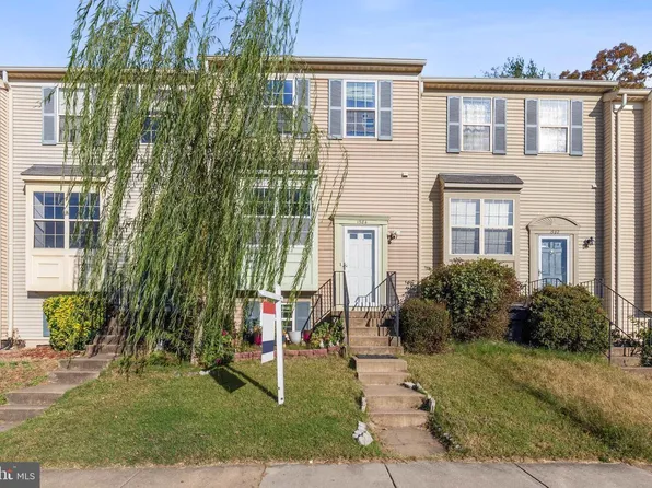 1984 Winslow Ct, Woodbridge, VA 22191