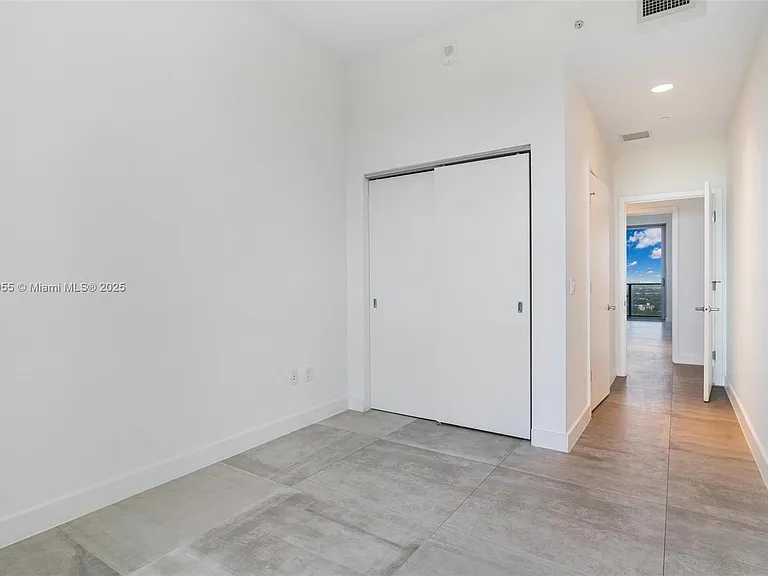 16385 Biscayne Blvd #4 — Photo 39