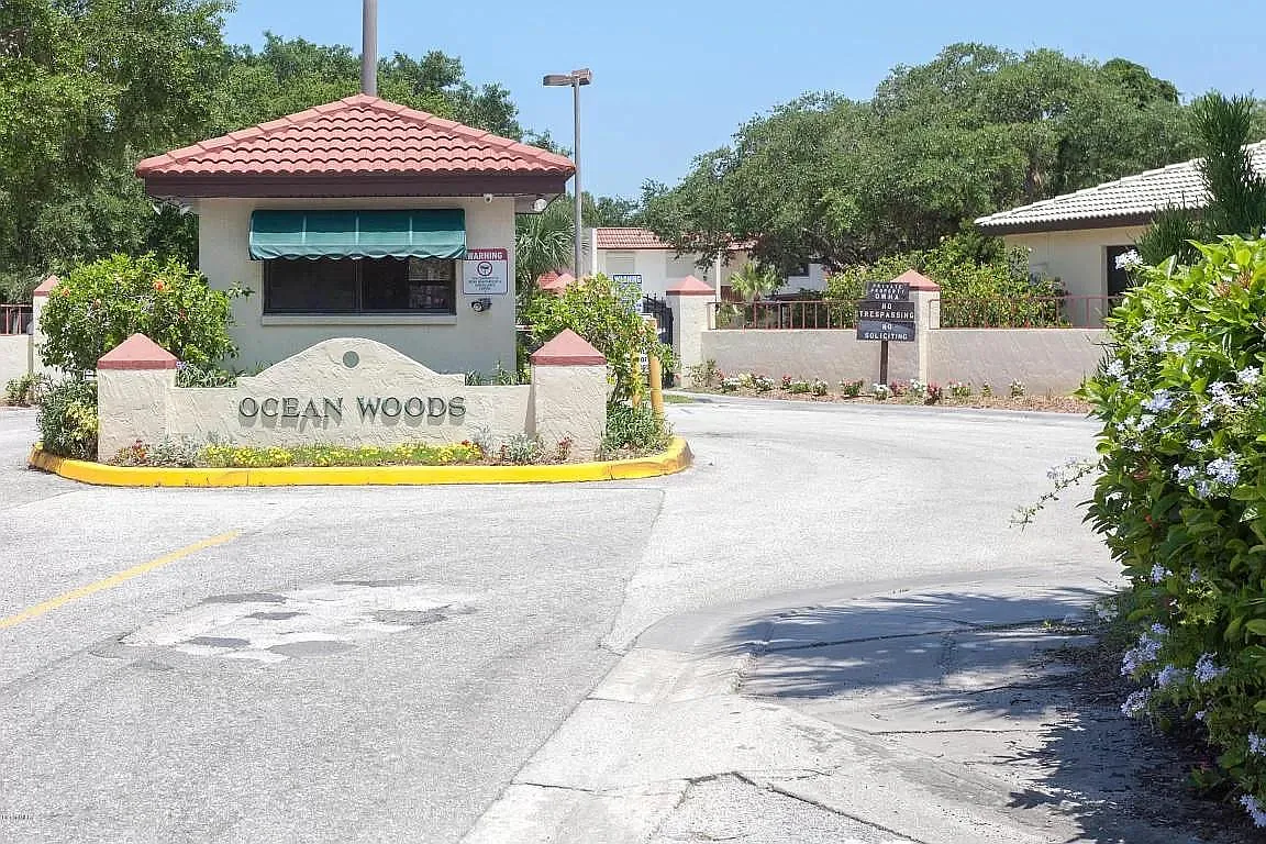 8717 Jasmine Ct — Photo 1
