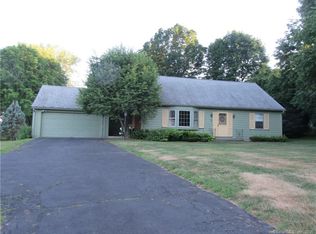 3 Garrison Ter, Bloomfield, CT 06002
