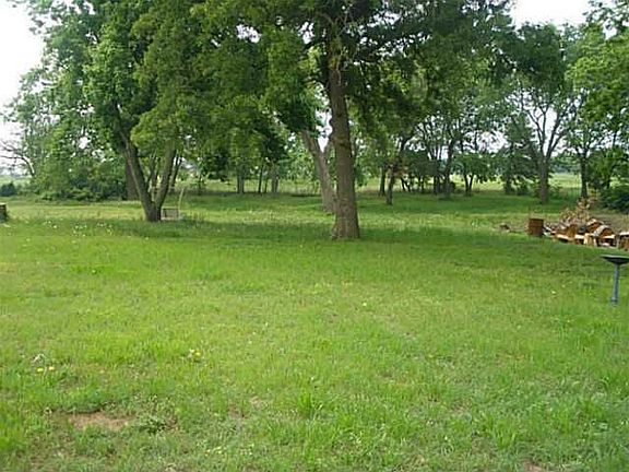 3rd image of 42505 Stout Dr