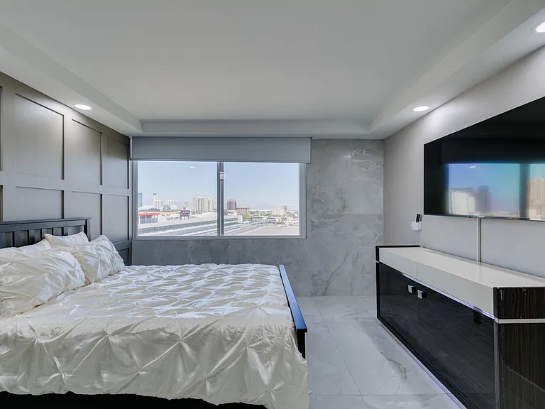 205 E Harmon Ave #1012 — Photo 30