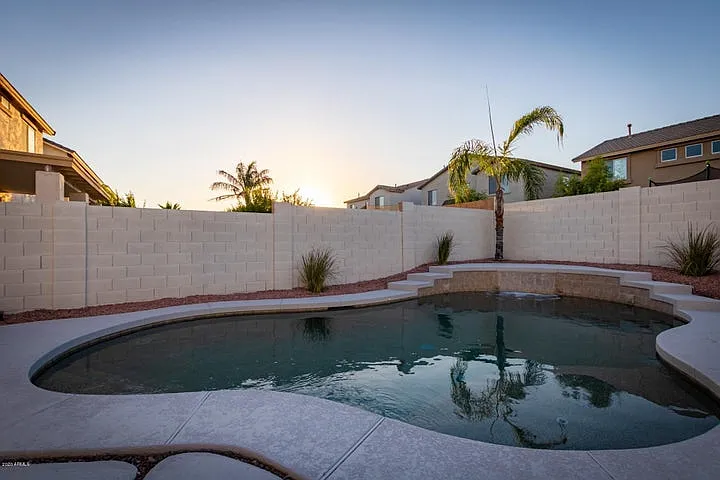 18606 W Sunnyslope Ln — Photo 37
