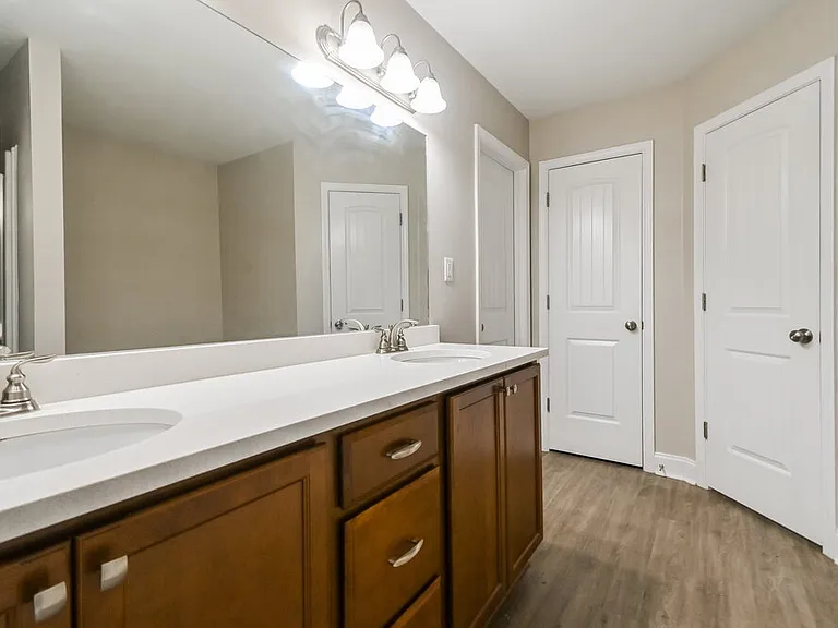 2932 S Hartland Dr — Photo 10