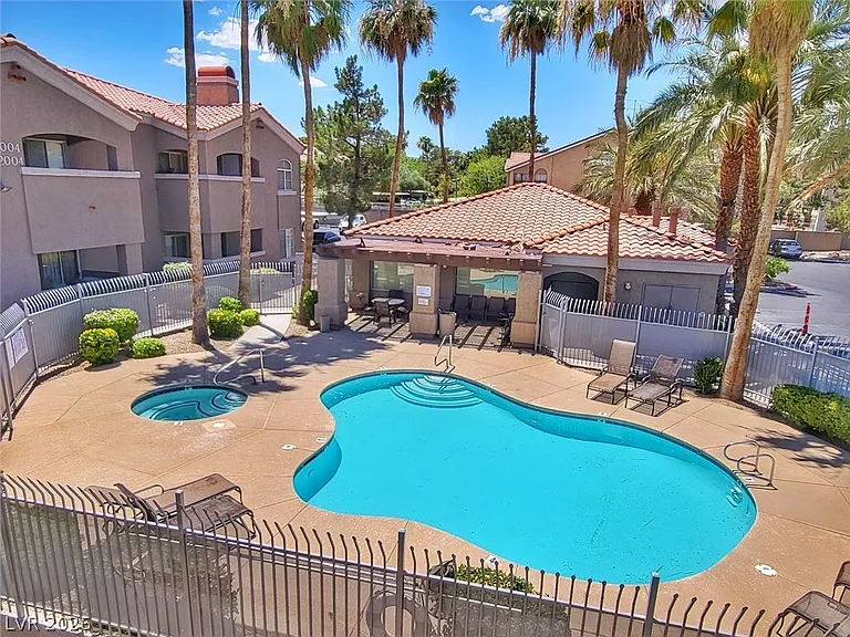 5525 W Flamingo Rd #2040 — Photo 14