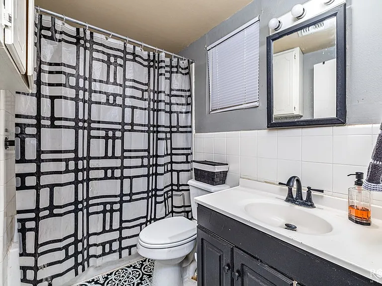 226 W Avenue M — Photo 8