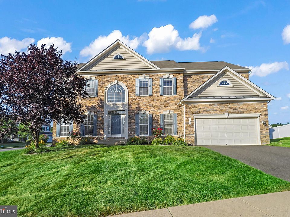 1st image of 16 Latham Ln