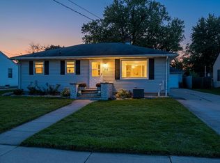 213 E 17th St, Kaukauna, WI 54130