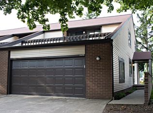 4459 Whitfield Ln #340, Richmond Hts, OH