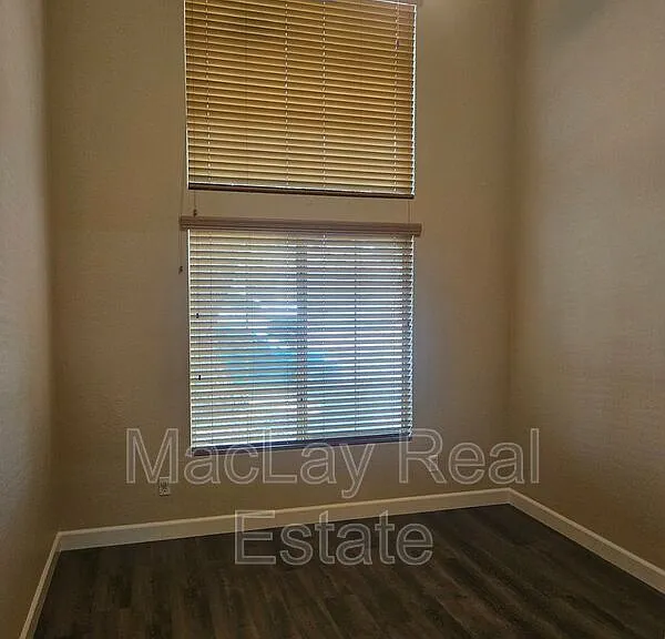 2711 W Megan St — Photo 13