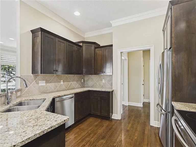 11844 S Hallet St — Photo 3