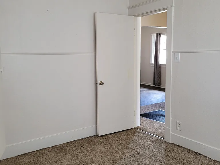 608 Elias Ave #608 — Photo 22