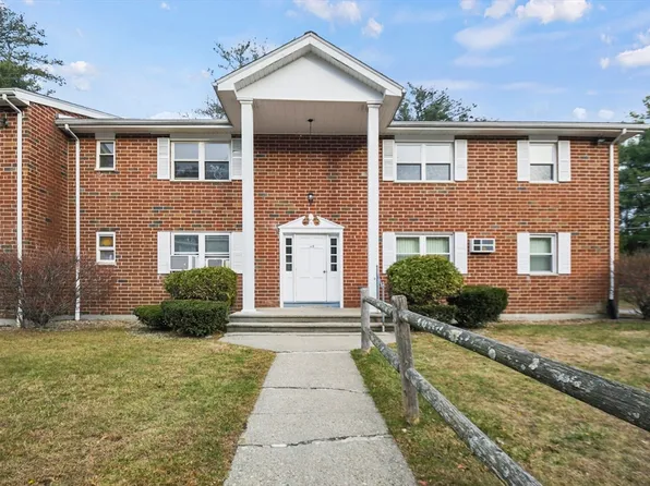 115 Litchfield Pines Dr APT D, Leominster, MA 01453