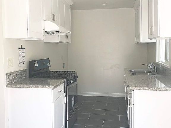 4th image of 423 N Chandler Ave