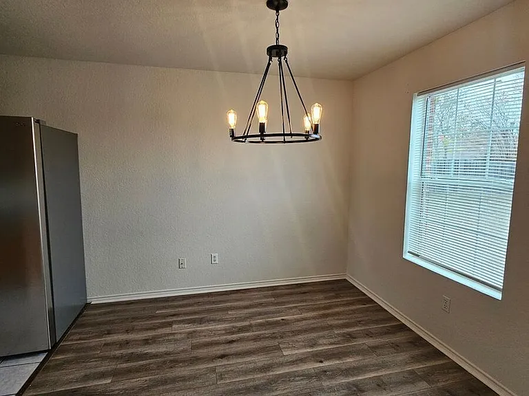 2201 Rainforest Ln — Photo 4