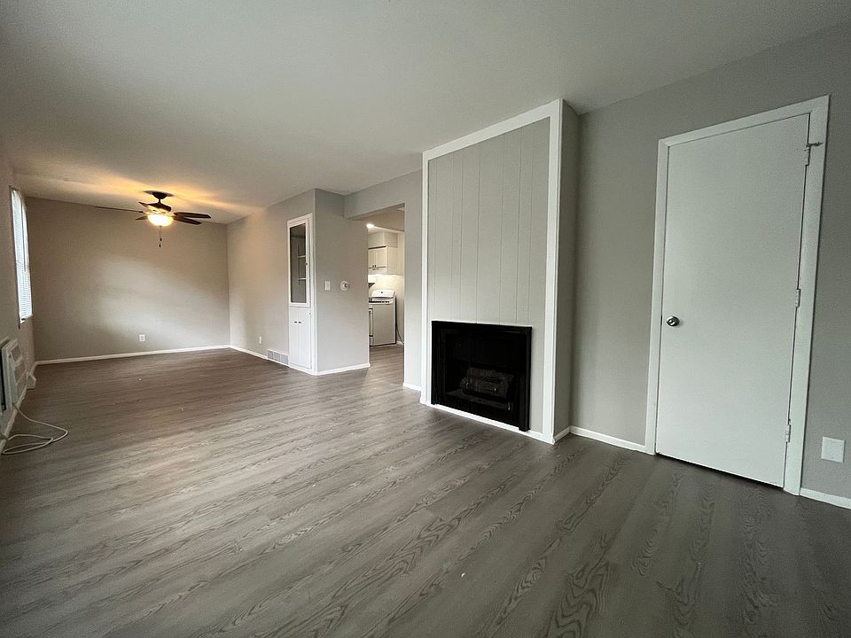 1st image of 401-433 Donald Dr #20
