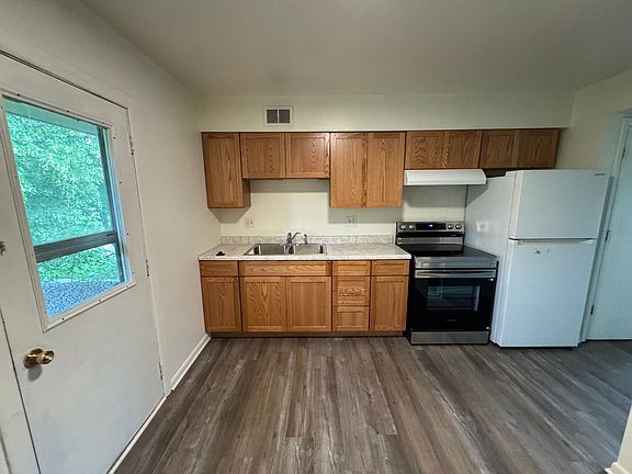 2nd image of 707 Kellogg Ave