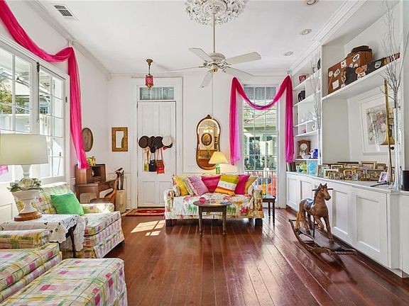 4th image of 921 Touro St