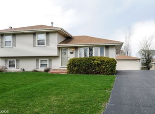 2811 Joe Adler Dr, Plainfield, IL