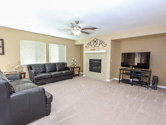 5th image of 46048 Drymen Ave