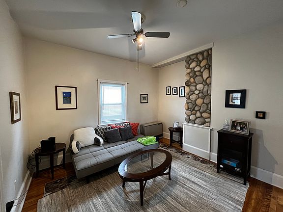 3rd image of 254 Spring St APT 2