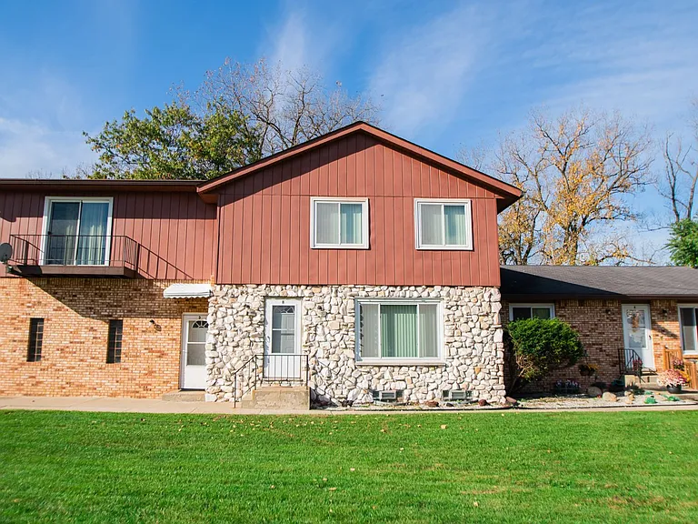 3320 Randolph Pl — Photo 1