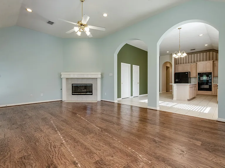 4429 Burnhill Dr — Photo 3
