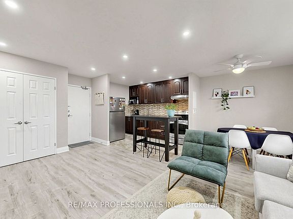 3rd image of 100 Dundalk Dr #809