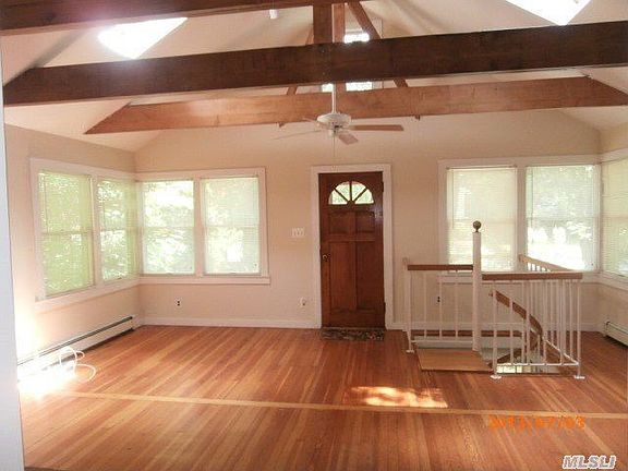 2nd image of 48 Lynbrook Dr