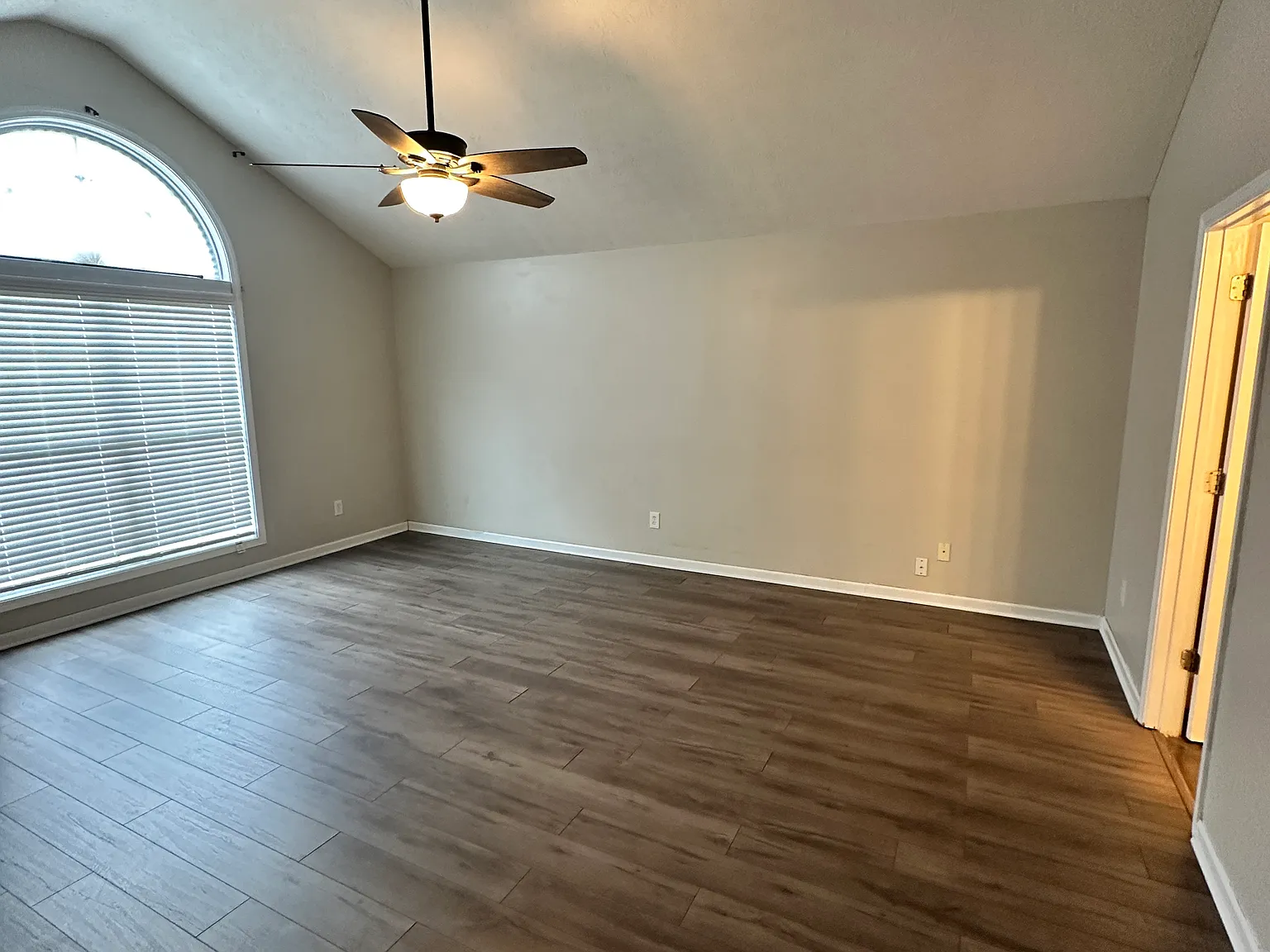 3 bed, 1444 sqft, $1,800 — Photo 3
