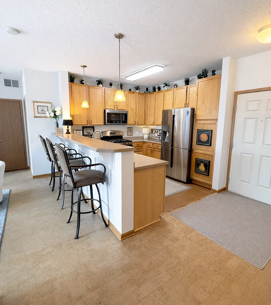 2 bed, 1098 sqft, $2,200 — Photo 3