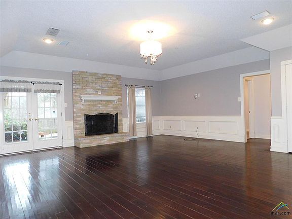 3rd image of 1701 Timber Creek Dr
