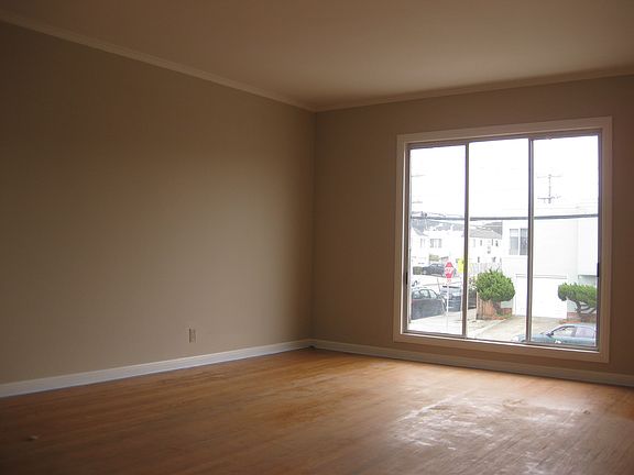 4th image of 2507 42nd Ave