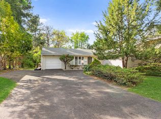 8 Halsey Ln, Closter, NJ 07624