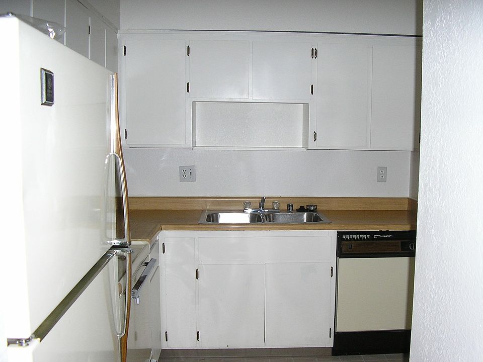 2nd image of 3341 Cimmarron Rd APT A