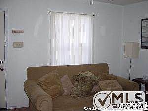 5th image of 614 Rexford Dr